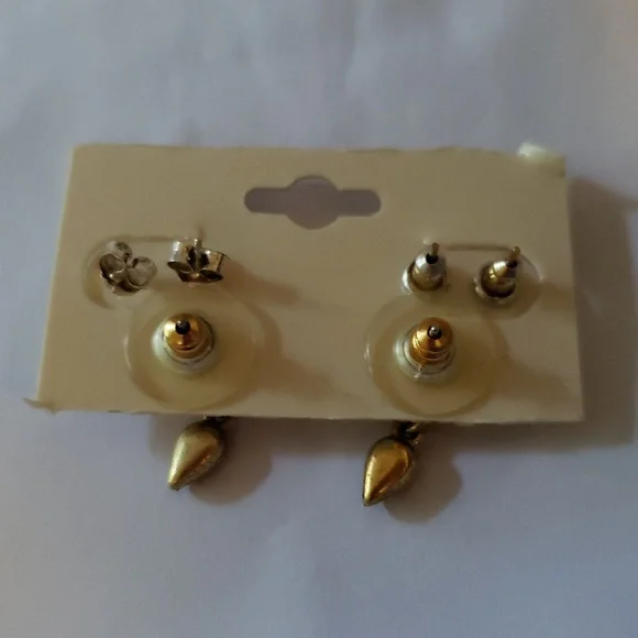 3 pairs vintage Earrings - post, drop and dangle in red, gold and silver - Picture 4 of 4